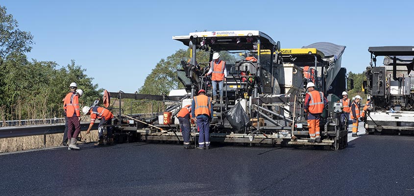 Eurovia In Collaboration With Vinci Autoroutes Achieves The World S First Fully Recycled Road 09 10 18 Press Releases Media Vinci